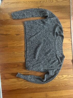 Cozy Women's Marled Gray Knit Cropped Sweater